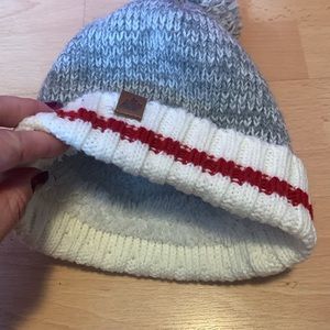 The great North took size 4 to 6. Very fluffy lined inside super warm.